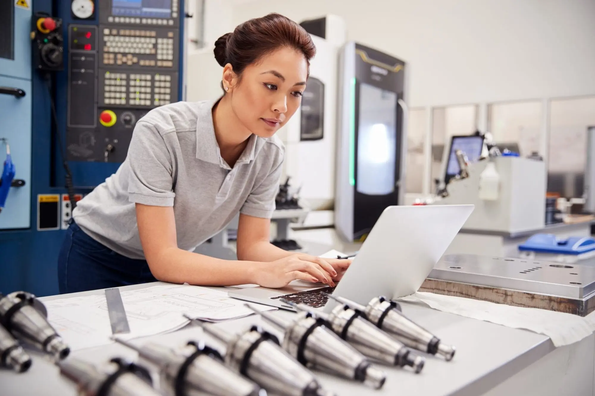 H1 B Visas 2048x1365[1]